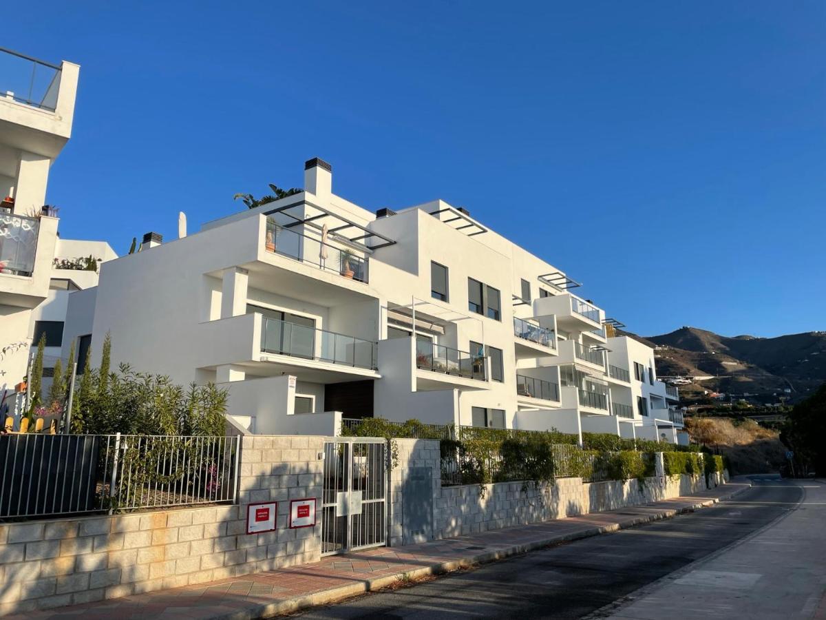 Sunny Penthouse Beach Apartment With Panoramic Views Almuñécar Eksteriør billede