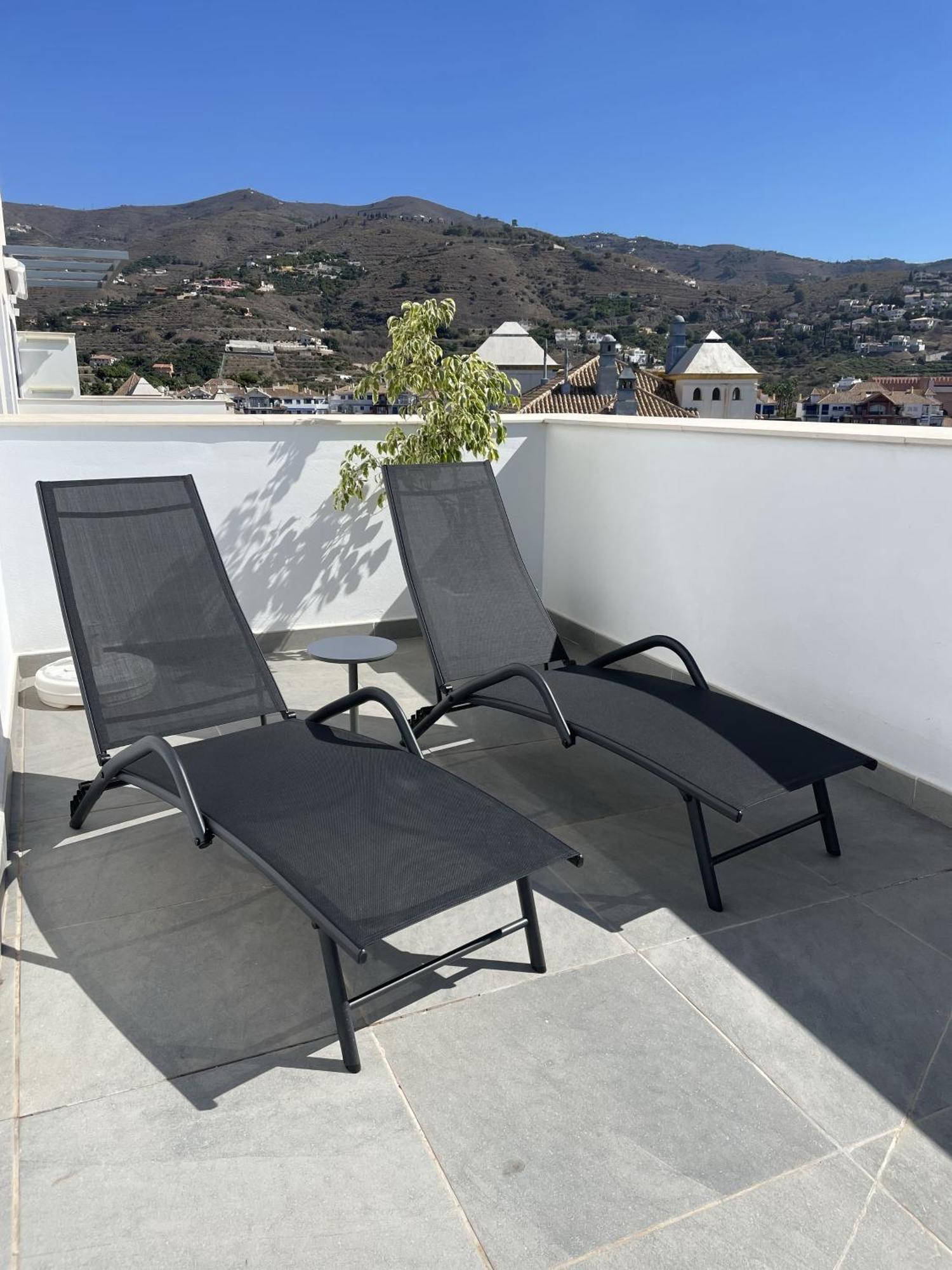Sunny Penthouse Beach Apartment With Panoramic Views Almuñécar Eksteriør billede